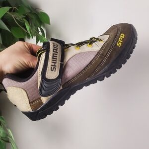 Shimano SPD Cycling Shoes Men’s 8 (40) Athletic Bike Sneakers